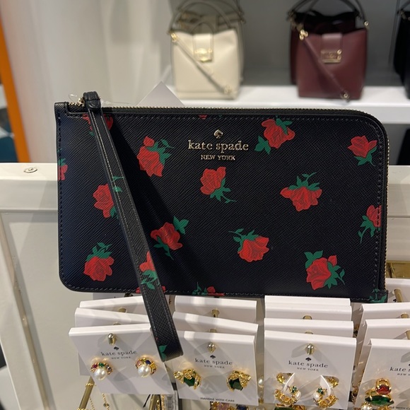 Kate Spade Lucy Medium L-Zip Wristlet
COLOR:
Black Multi
NWT - Picture 12 of 16